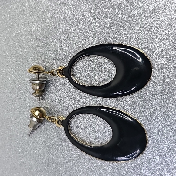 Retro 80's Earrings Studs Black Gold Tone Lightweight Oval Shape Preppy Style - Picture 4 of 6